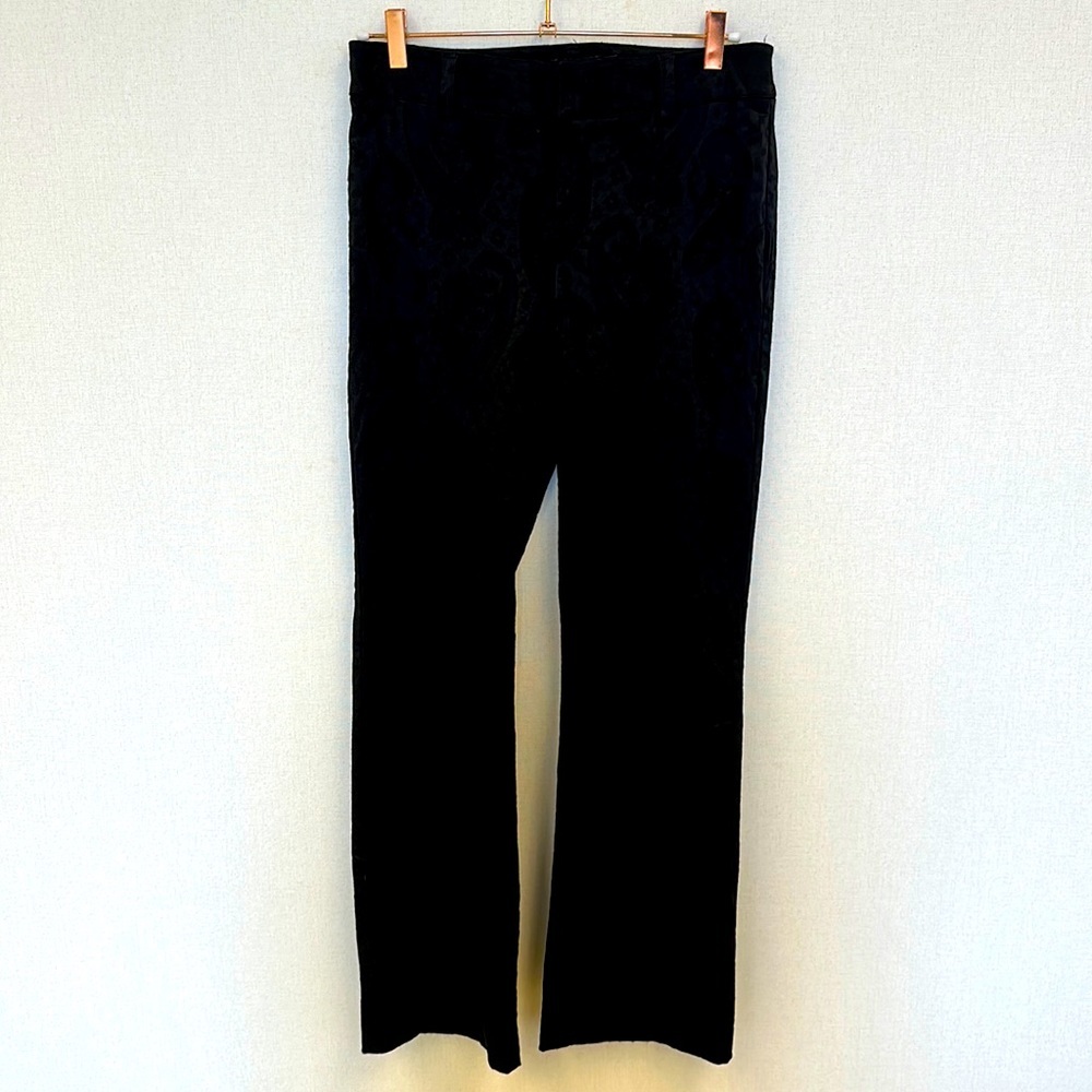 Womyn Black Textured Pants • Sz 8